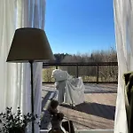 Szarejkowe Wzgorza Caloroczny Z Balia Na Tarasie *