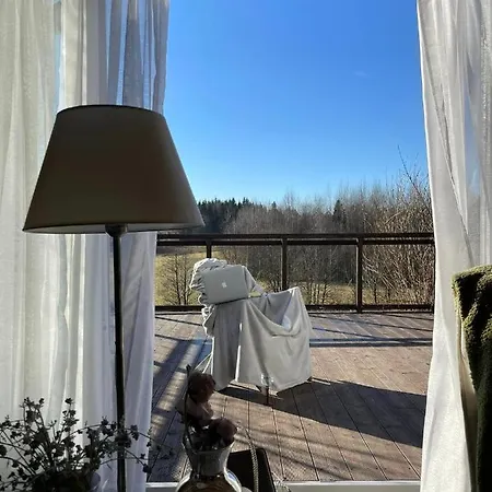 Szarejkowe Wzgorza Caloroczny Z Balia Na Tarasie *