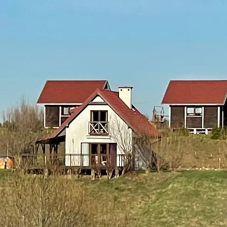 Szarejkowe Wzgorza Caloroczny Z Balia Na Tarasie アパート