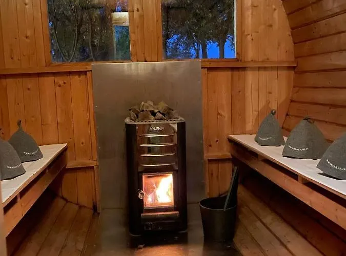 Szarejkowe Wzgorza Caloroczny Z Balia Na Tarasie *