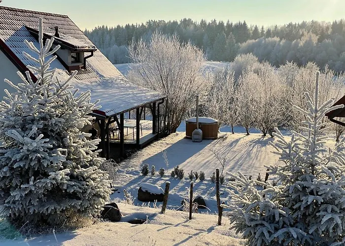 Szarejkowe Wzgorza Caloroczny Z Balia Na Tarasie