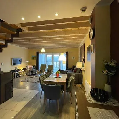 Szarejkowe Wzgorza Caloroczny Z Balia Na Tarasie *